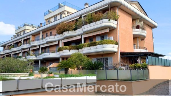 appartamento in vendita a Roma in zona Finocchio