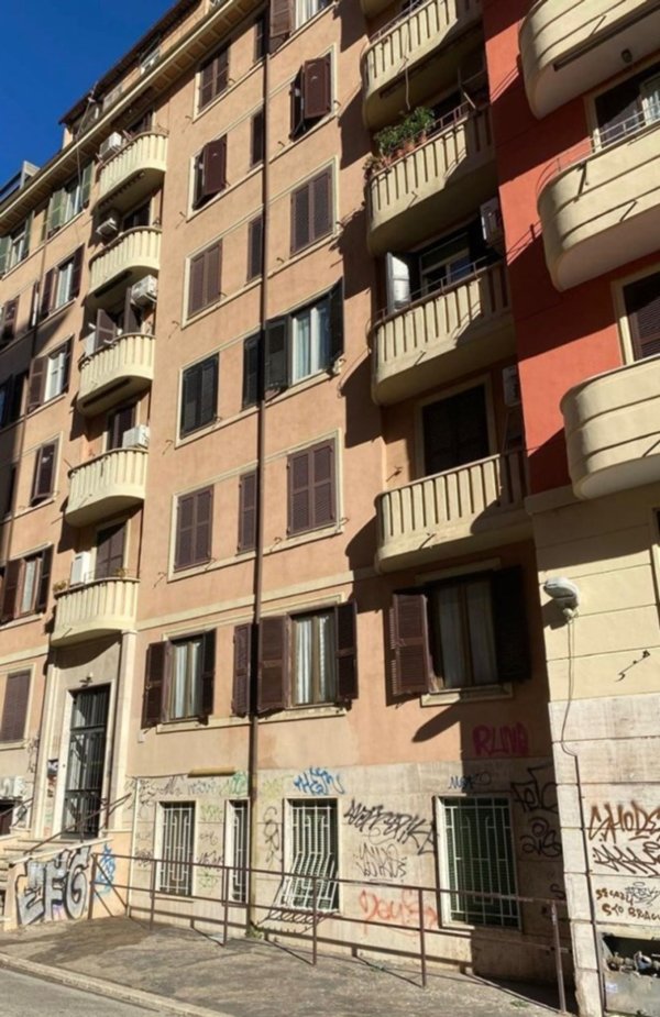 appartamento in vendita a Roma in zona Tuscolano