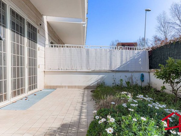 appartamento in vendita a Roma in zona Ostiense