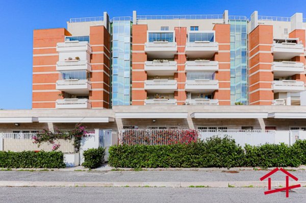 casa indipendente in vendita a Roma in zona Ostiense