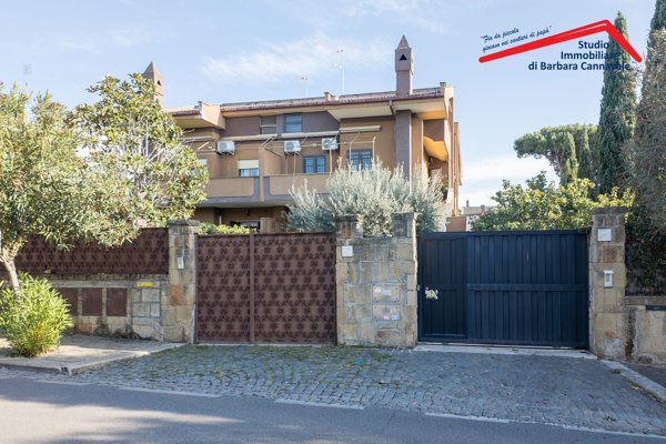 quadrivano in vendita a Roma in zona Axa