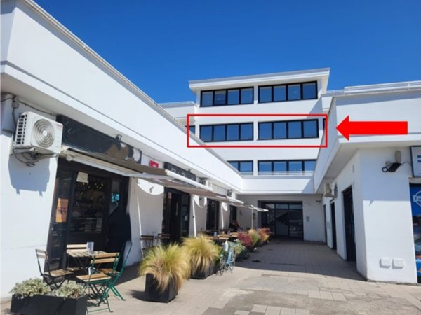 ufficio in vendita a Roma in zona Axa