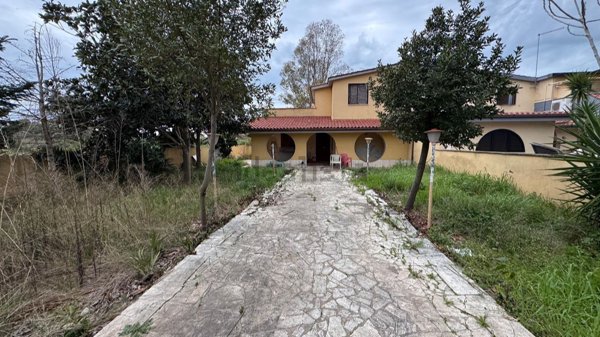 casa indipendente in vendita a Roma in zona Infernetto