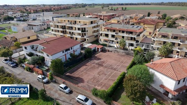 casa indipendente in vendita a Roma in zona Ostia Antica