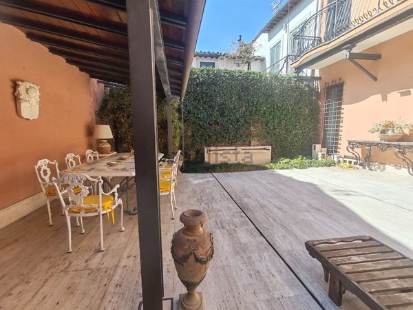 casa indipendente in vendita a Roma in zona Trastevere