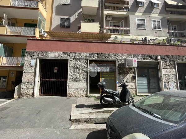locale commerciale in vendita a Roma in zona Monte Sacro/Talenti