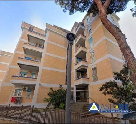 appartamento in vendita a Roma in zona Ostia