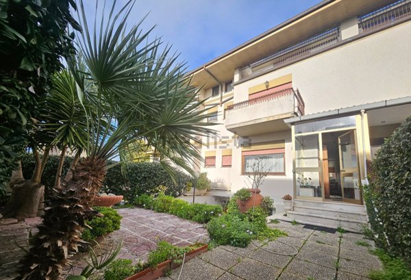 casa indipendente in vendita a Roma in zona Axa