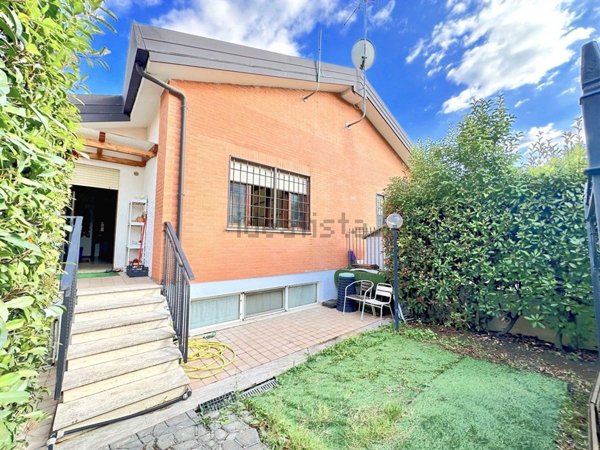 casa indipendente in vendita a Roma in zona Castelverde