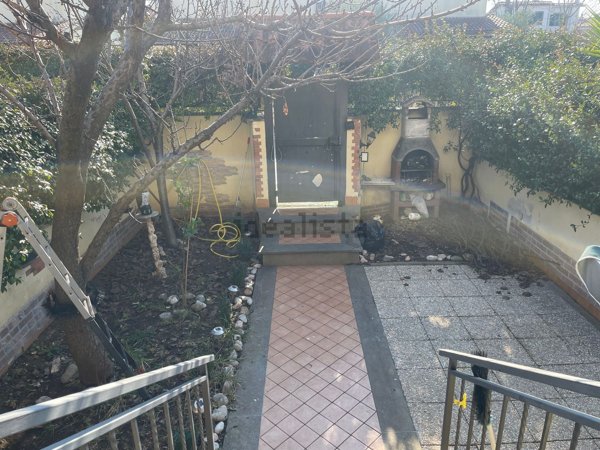 casa indipendente in vendita a Roma in zona Castelverde