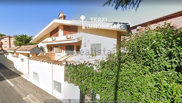casa indipendente in vendita a Roma in zona Massimina/Casal Lumbroso