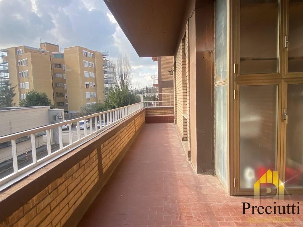 appartamento in vendita a Roma in zona Corviale
