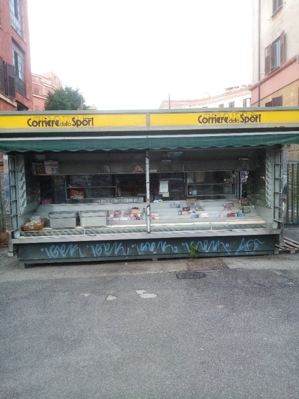 negozio in vendita a Roma in zona Ostiense