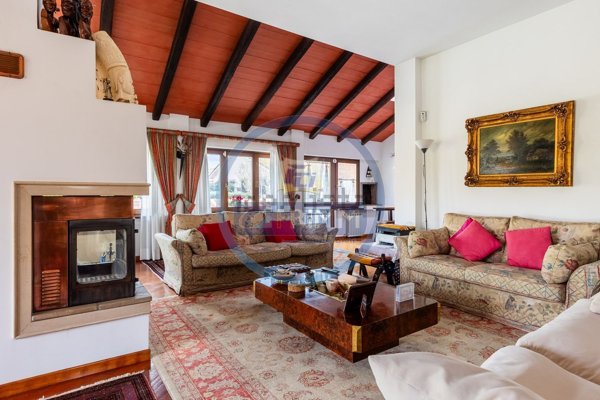 casa indipendente in vendita a Roma in zona Infernetto