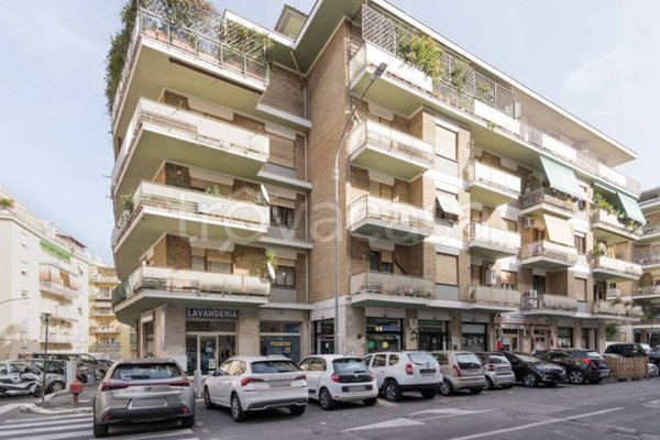 negozio in vendita a Roma in zona Aurelio