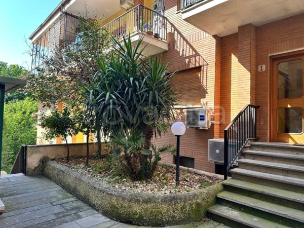 appartamento in vendita a Roma in zona Tomba di Nerone