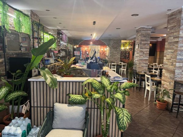 negozio in vendita a Roma in zona Castel Fusano