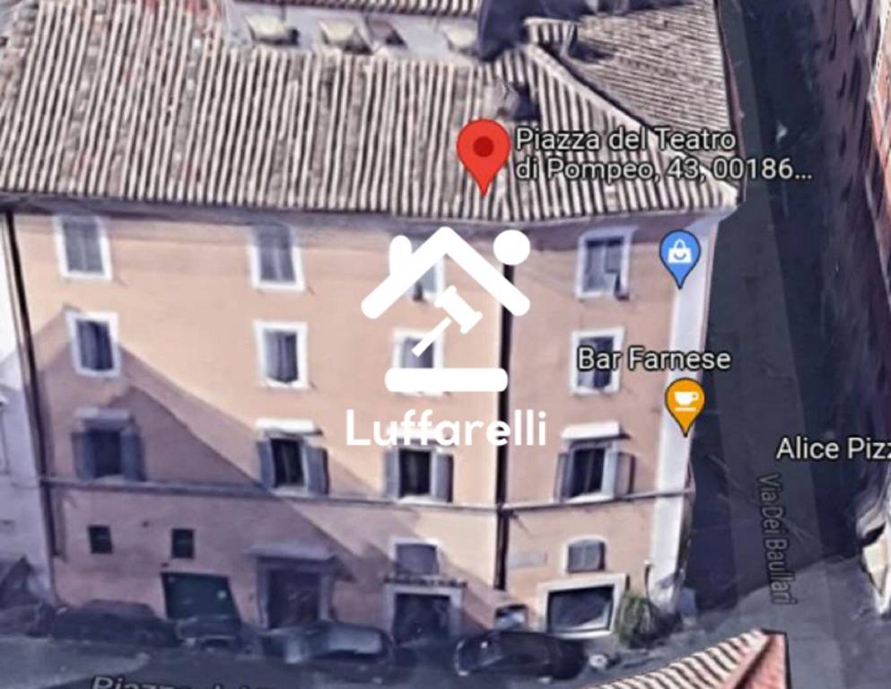 appartamento in vendita a Roma in zona Rione Regola