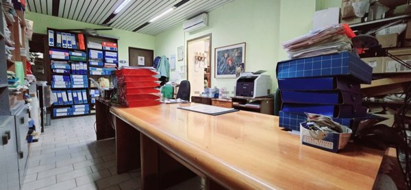 negozio in vendita a Roma in zona Tor Bella Monaca
