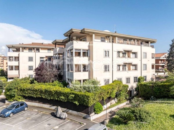 appartamento in vendita a Roma in zona Finocchio