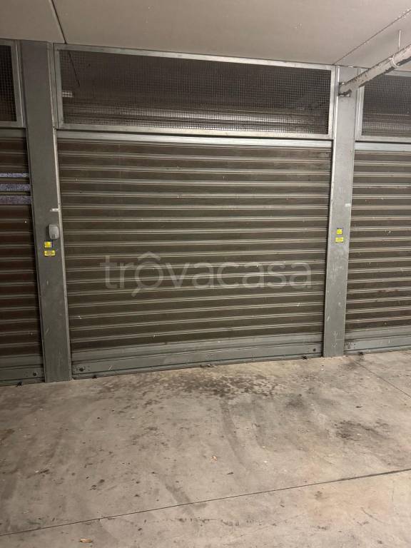 appartamento in vendita a Roma in zona Case Rosse