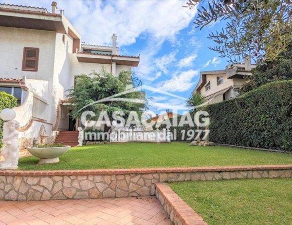 casa indipendente in vendita a Roma in zona Axa