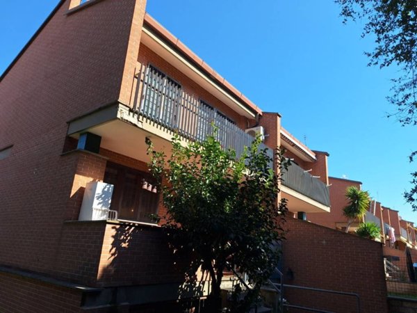 casa indipendente in vendita a Roma in zona Spinaceto