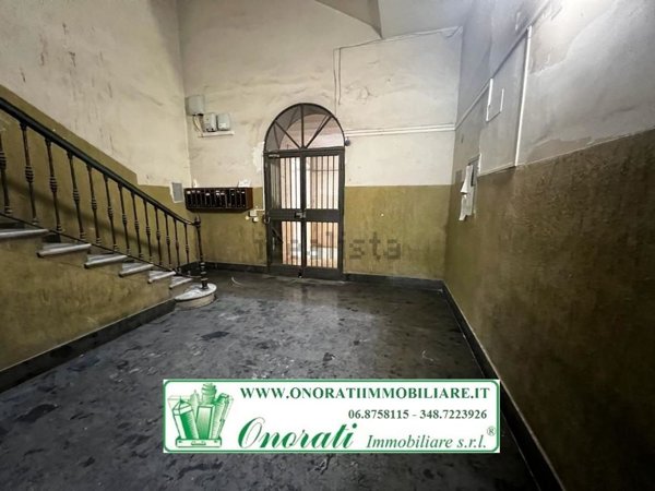 locale di sgombero in vendita a Roma in zona Castro Pretorio