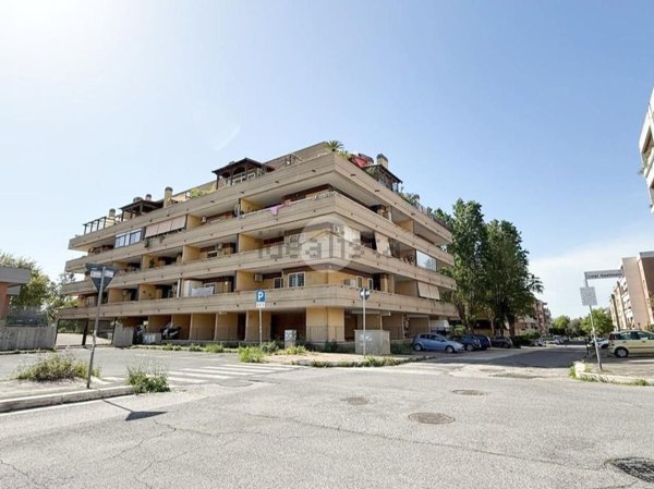 appartamento in vendita a Roma in zona Ponte di Nona