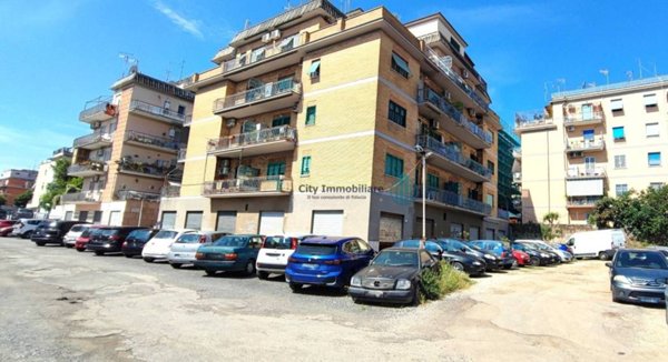 negozio in vendita a Roma in zona Prenestino-Centocelle
