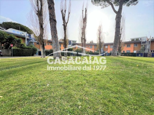appartamento in vendita a Roma in zona Casal Palocco
