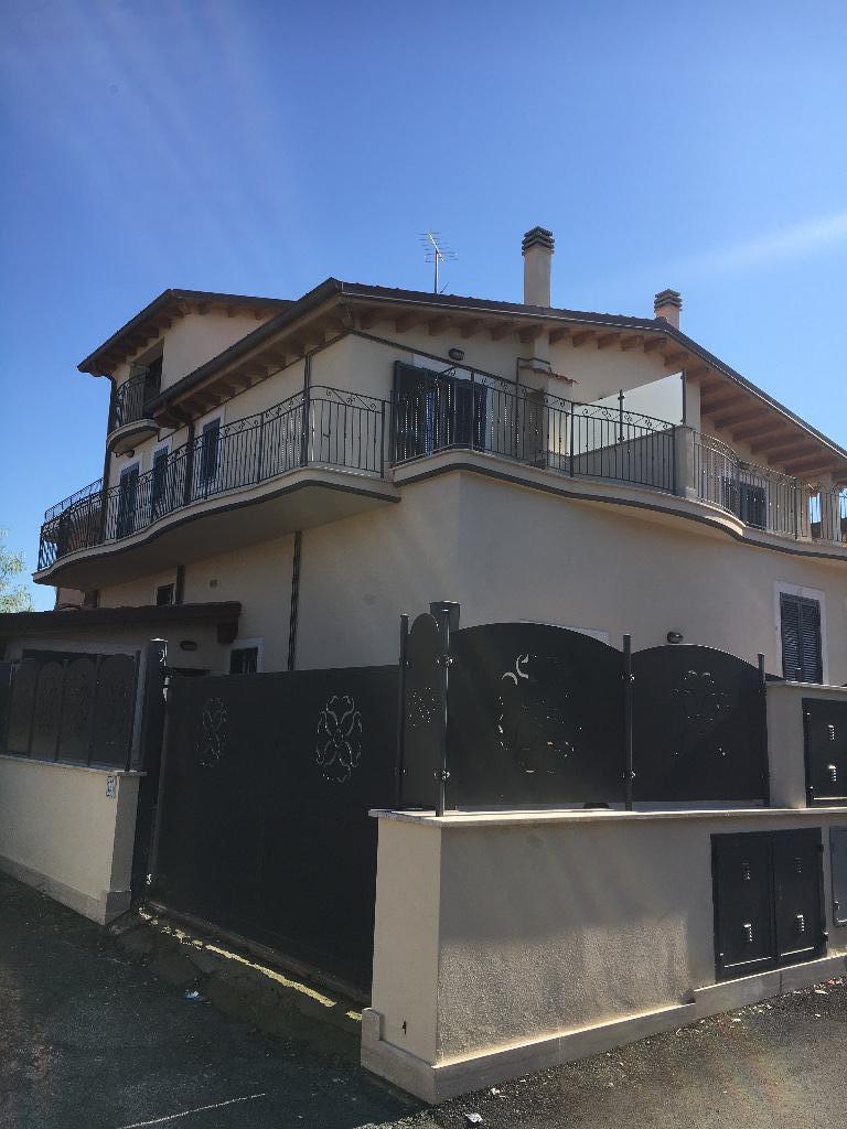 appartamento in vendita a Roma in zona Romanina