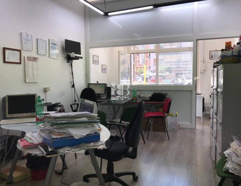 negozio in vendita a Roma in zona Gianicolense