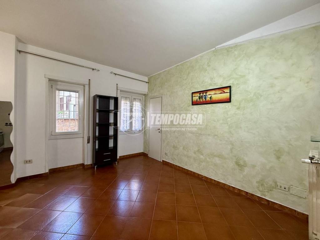 appartamento in vendita a Roma in zona Appio Claudio
