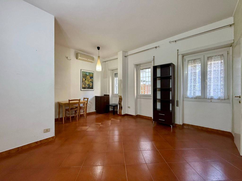 appartamento in vendita a Roma in zona Appio Claudio