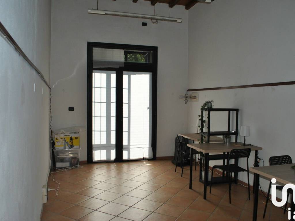 ufficio in vendita a Roma in zona Appio Latino