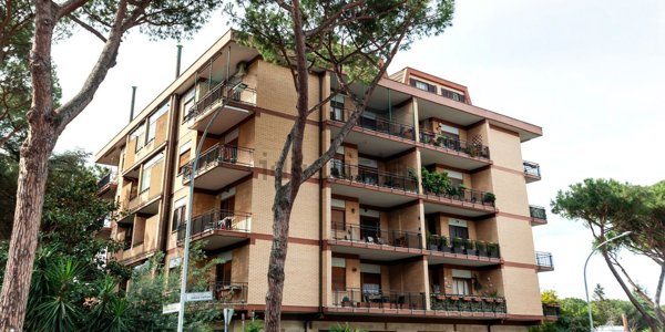 appartamento in vendita a Roma in zona Mostacciano