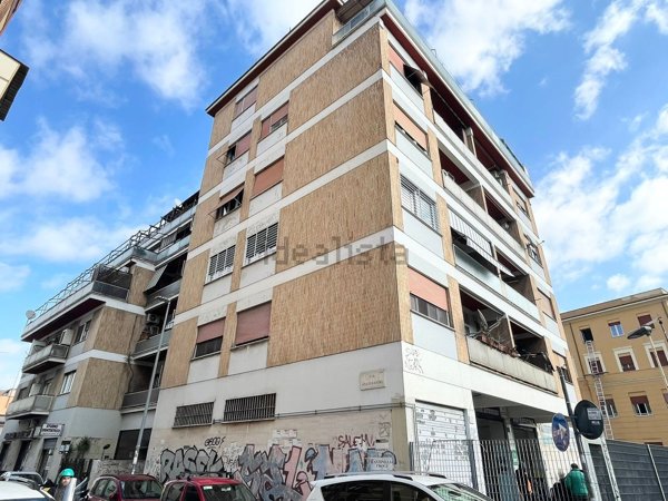 appartamento in vendita a Roma in zona Prenestino-Labicano