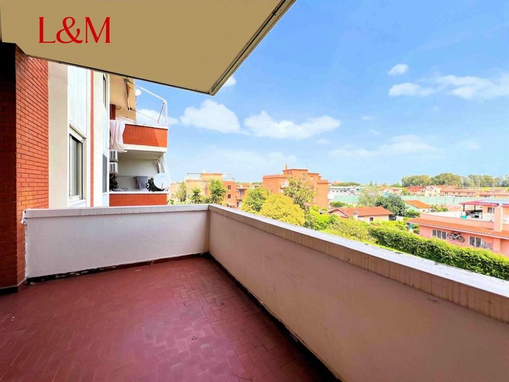 appartamento in vendita a Roma in zona Lunghezza