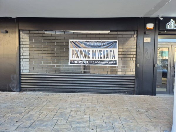 negozio in vendita a Roma in zona Romanina