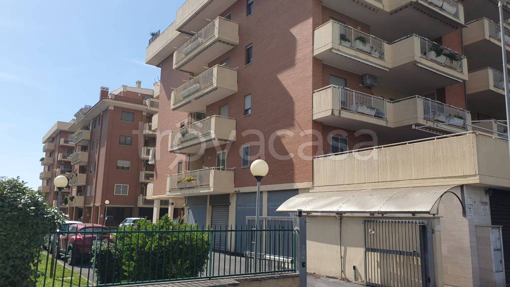 appartamento in vendita a Roma in zona Ostia