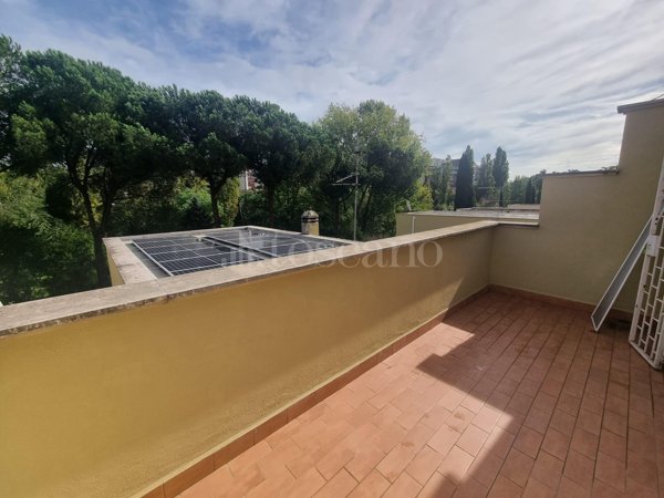 casa semindipendente in vendita a Roma in zona Ardeatino