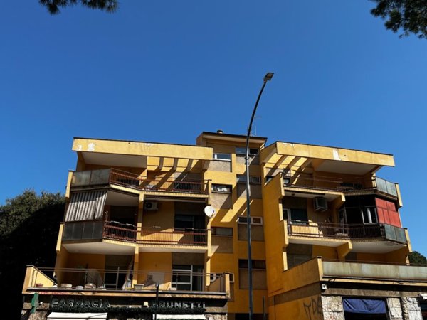 appartamento in vendita a Roma in zona Ostiense