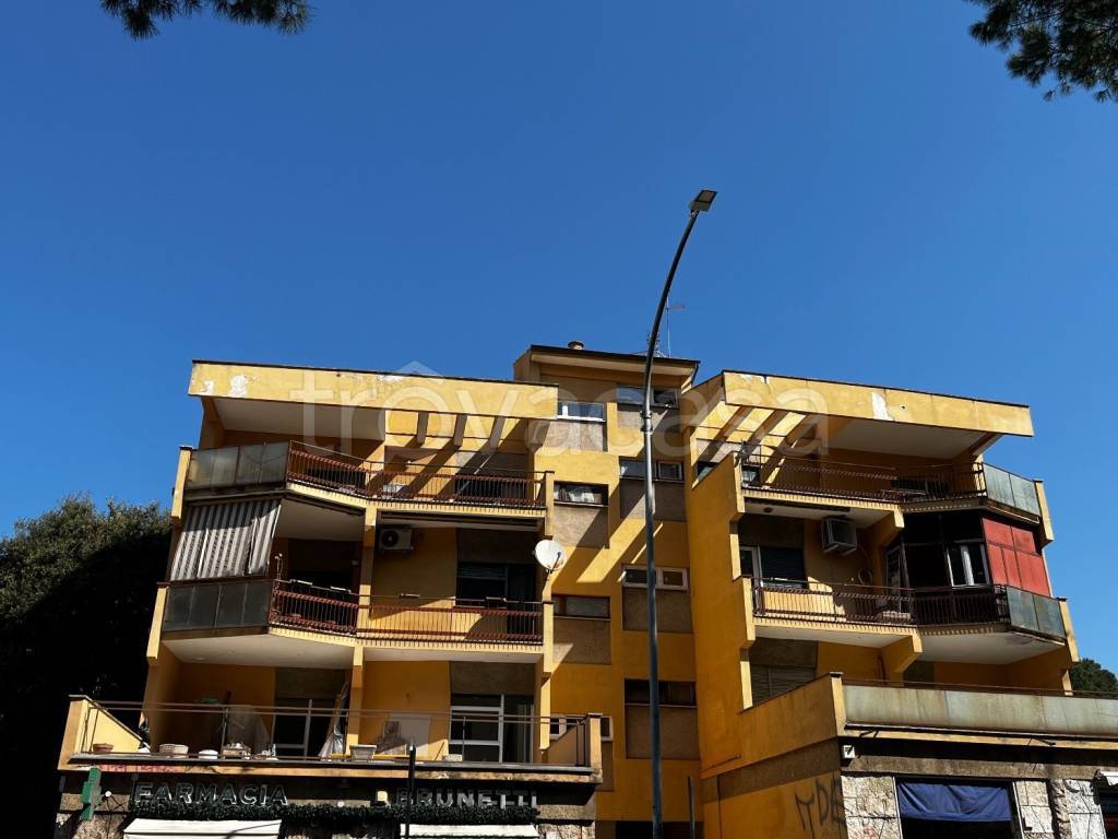 appartamento in vendita a Roma in zona Ostiense