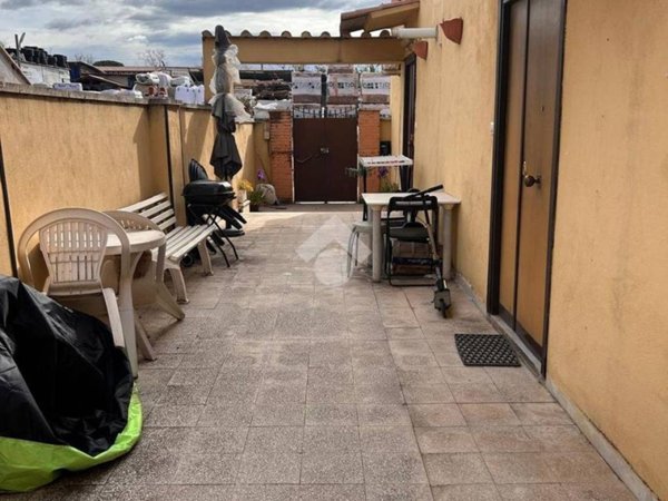 appartamento in vendita a Roma in zona Tuscolano