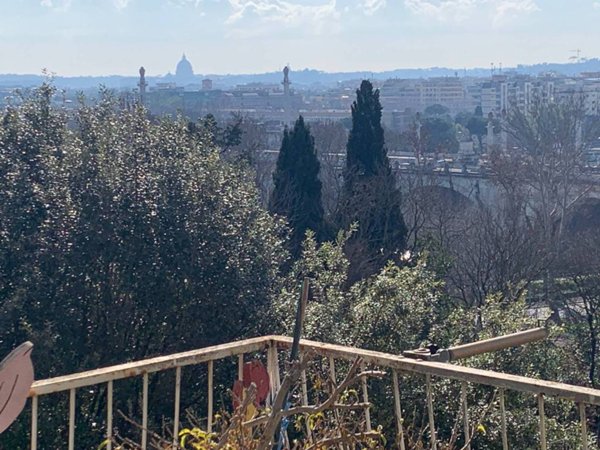 appartamento in vendita a Roma in zona Tor di Quinto