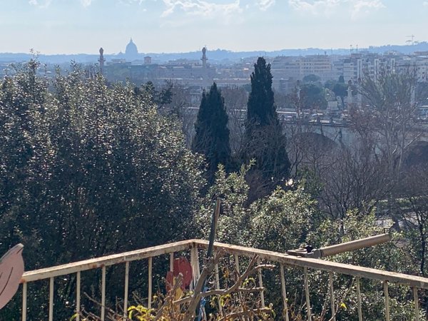 appartamento in vendita a Roma in zona Tor di Quinto