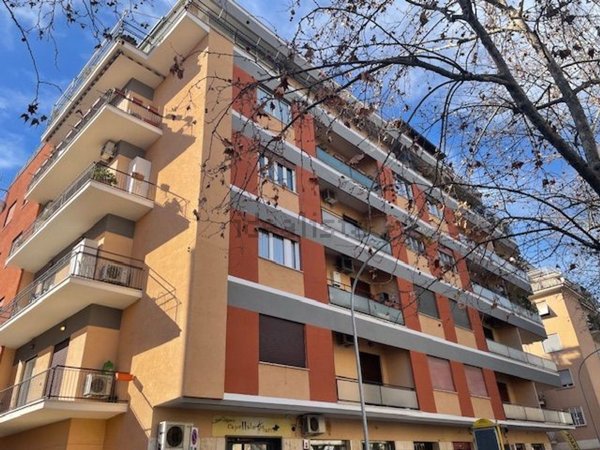 appartamento in vendita a Roma in zona Appio Claudio