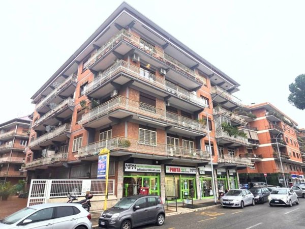 appartamento in vendita a Roma in zona Appio Latino