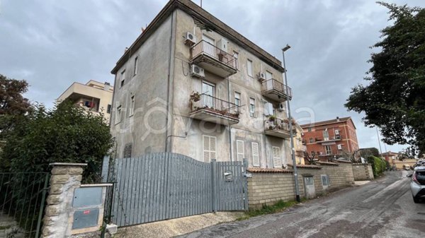 appartamento in vendita a Roma in zona Cesano